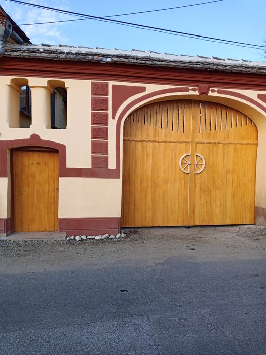 Confecţionări porti metalice/ / lemn pe cadru de fier/garduri etc.