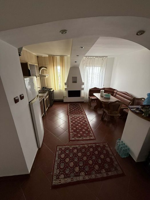 Vând apartament semidecomandat-Craiovita Nouă