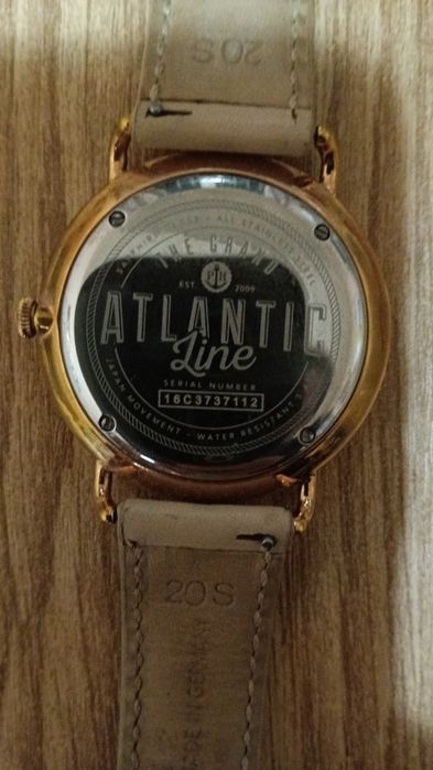 Продавам дамски часовник paul Hewitt