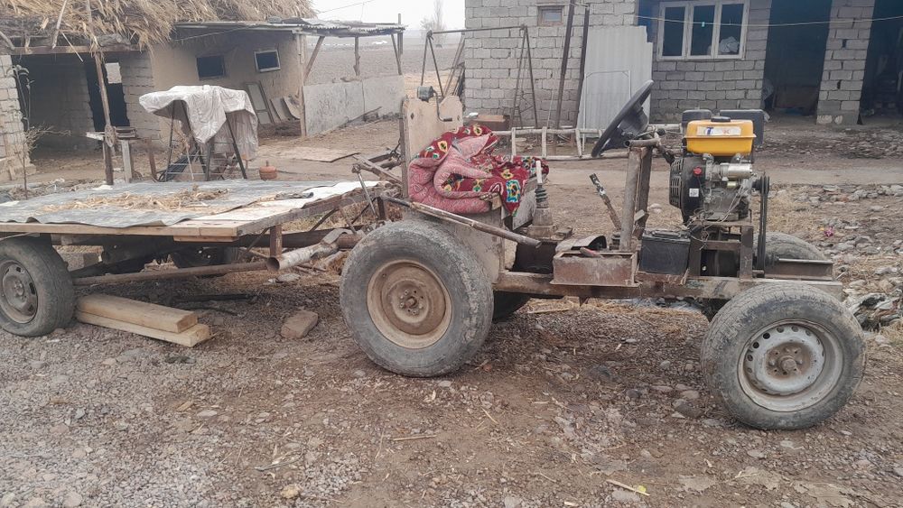 Mini Traktor sotiladi srochni