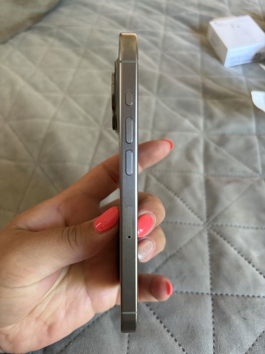 Телефон Iphone 15 pro