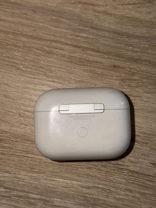 Ofer spre vanzare Airpods Pro gen 1