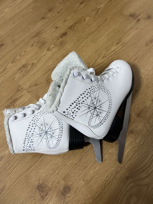 Продам коньки 35 размера