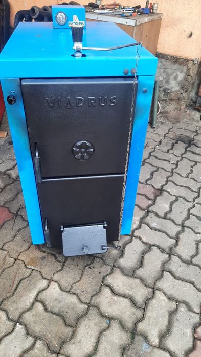 Vând centrala viadrus 35kw instalez foarte buna