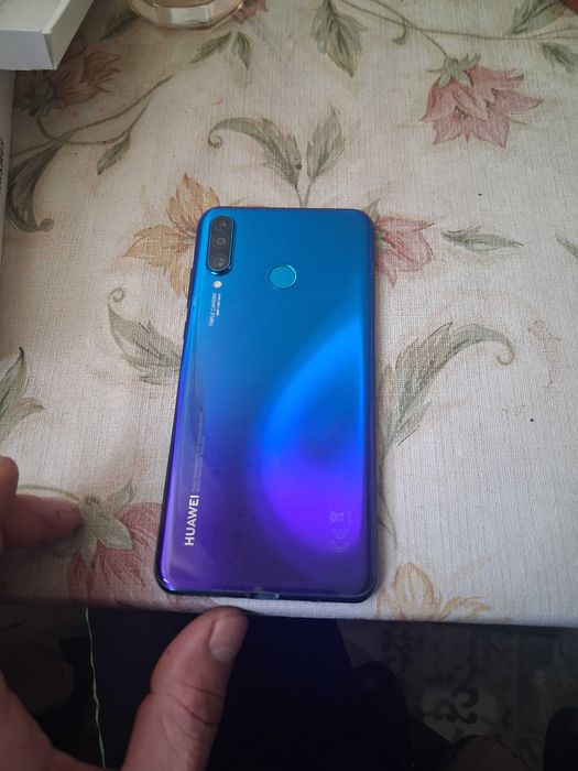 Huawey p30lite cu folie de sticle pe el.uzura a .b