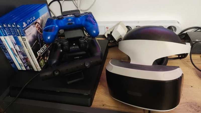 Playstation sony PS4 cu manete si Casca VR