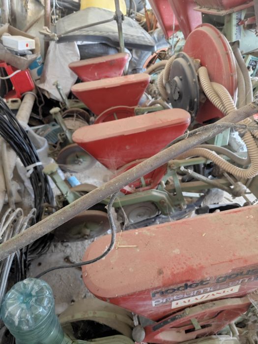 Semănătoare Nodet 4 Secții ptr porumb și floarea soarelui