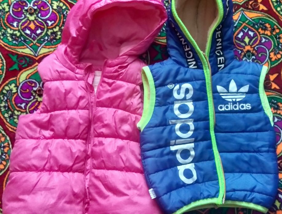 Детское пальто, безрукавка, халаты