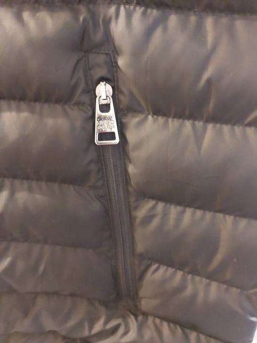 Продавам оригинален мъжки елек Хуго Босс 6XL