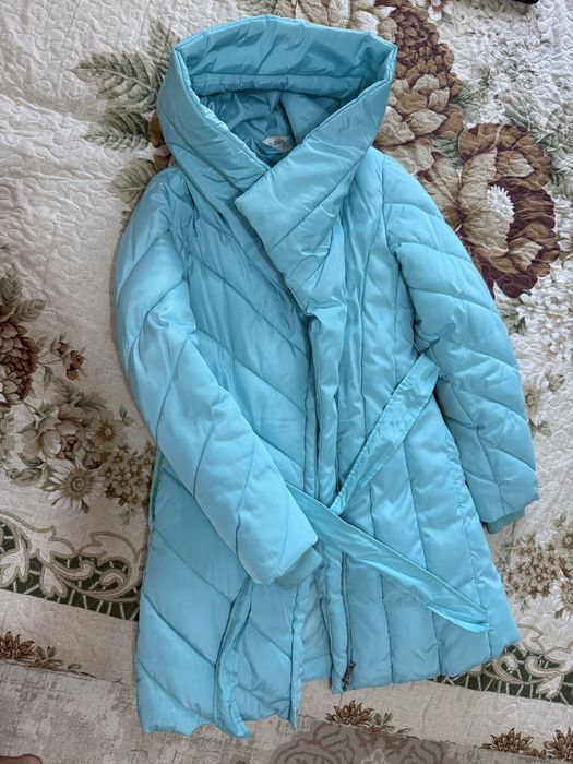 Продам куртки и шапки