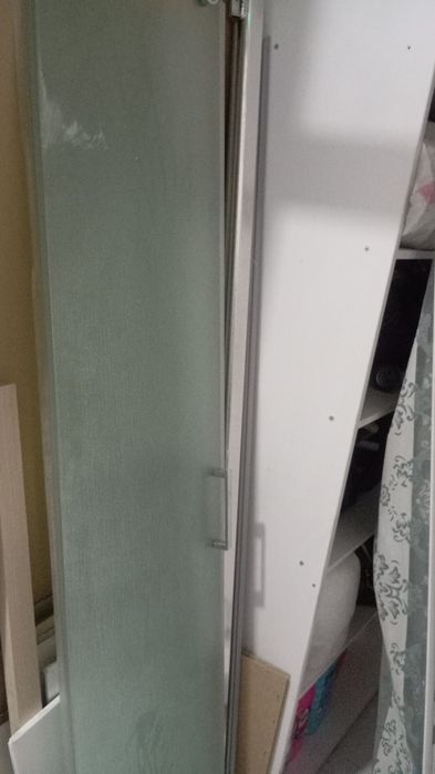 Dush kabina temperli shisha eshiklar sotiladi.
Shisha