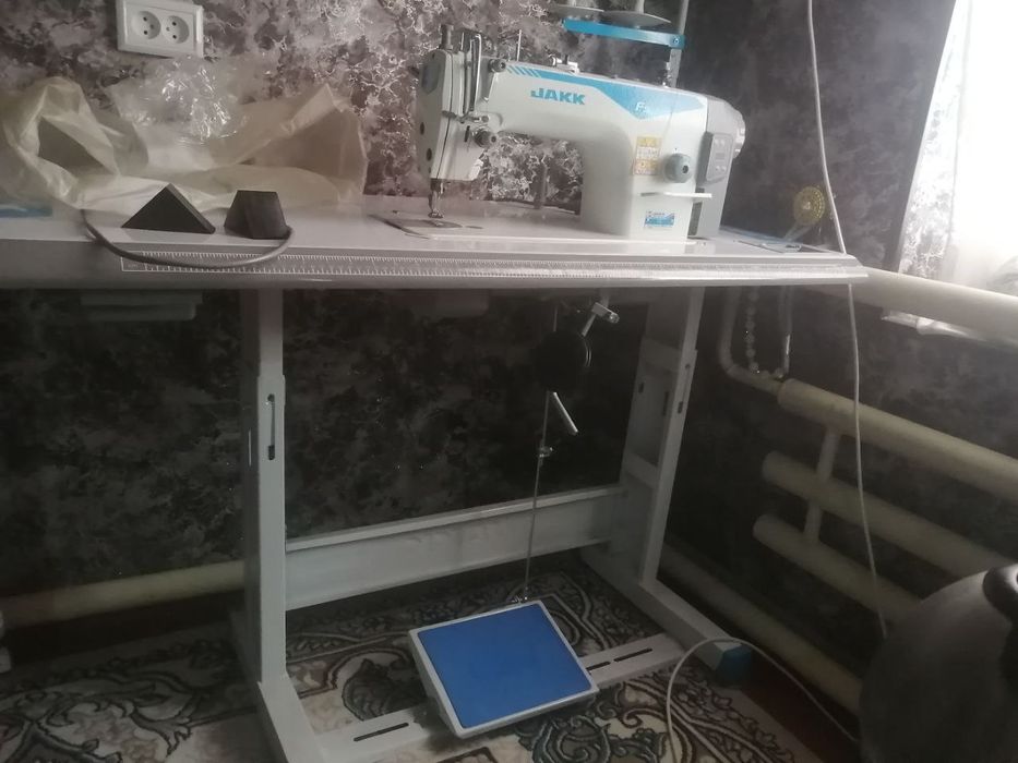 JAKK tikuv mashinasi F5 srochni sotiladi
