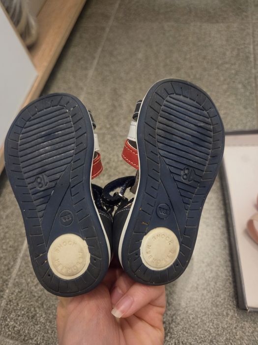 Детски кожени сандали