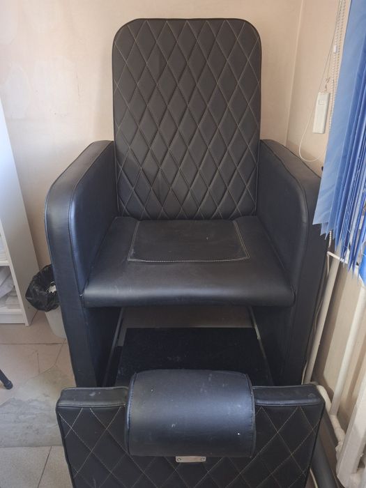 Продам педикюрное кресло  30000