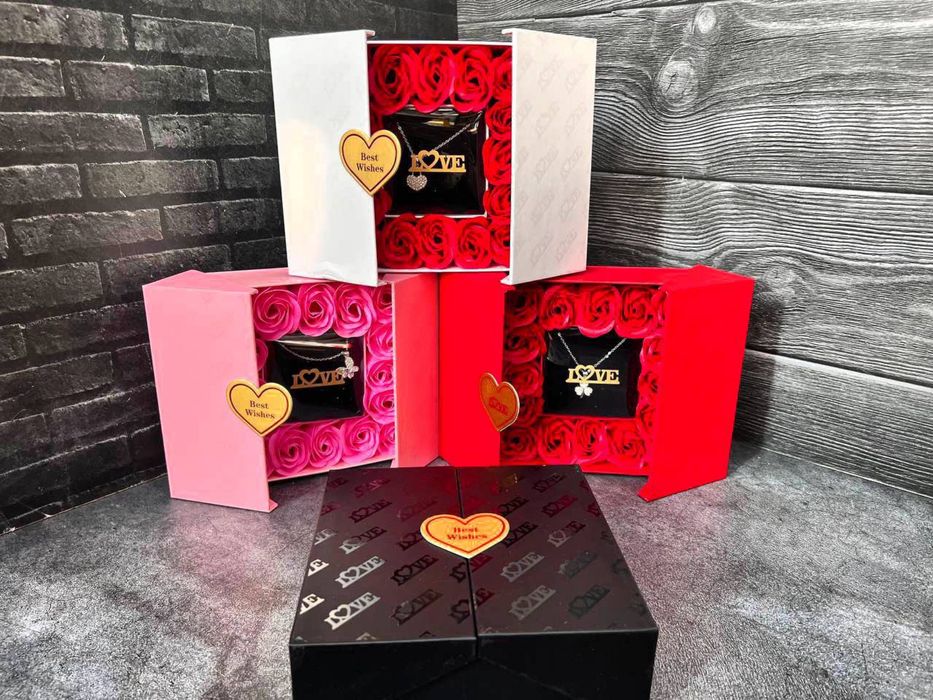 Подарка 8 март девушкам