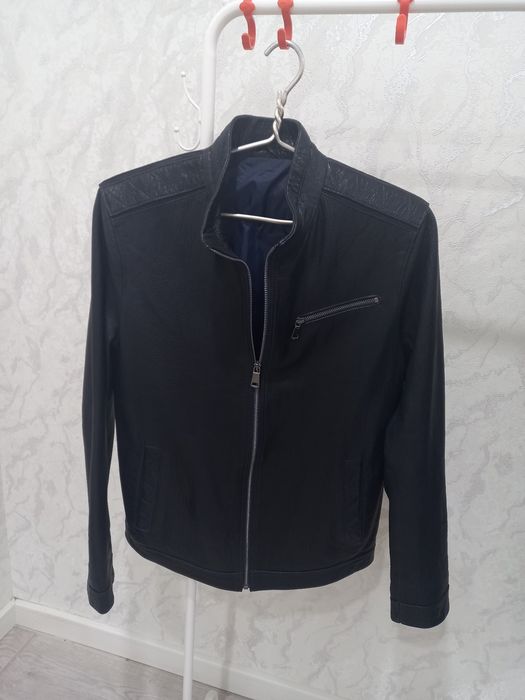 Кожаная куртка 46 размер.