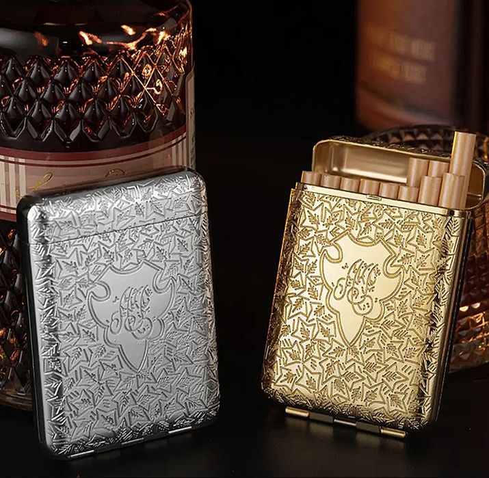 Продам металлический, ретро портсигар.