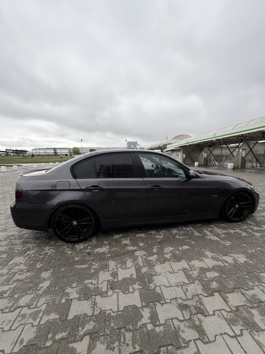 Vand bmw e90 320d 163 cp automat xenon