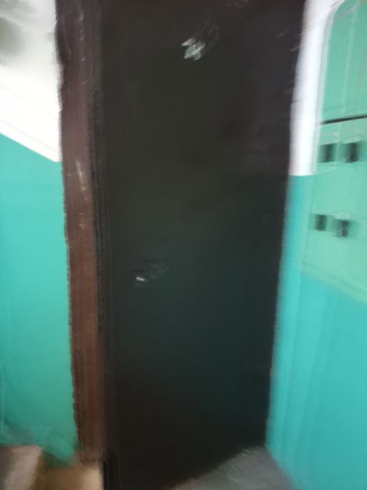 Продам железную дверь