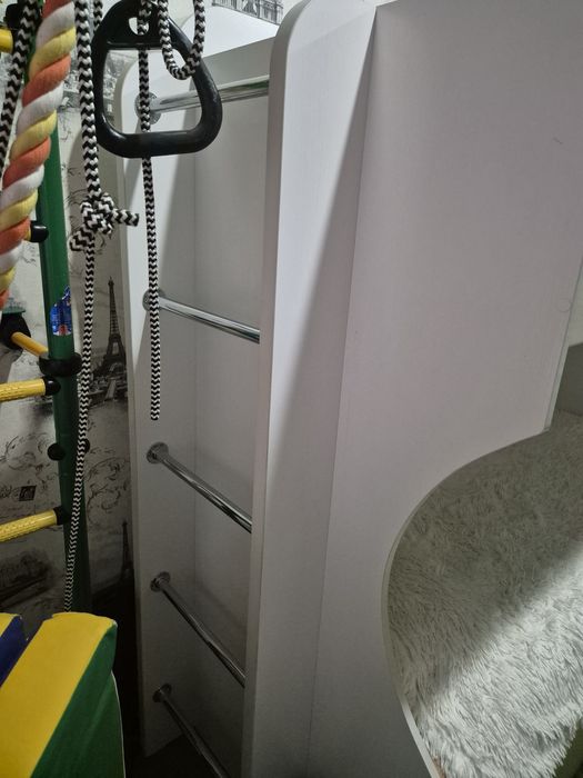 Продам двухярусную кровать