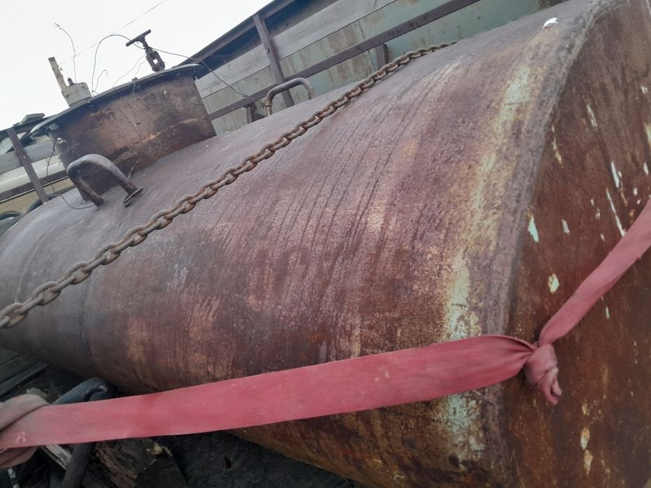 Продам бочку 2.3м³