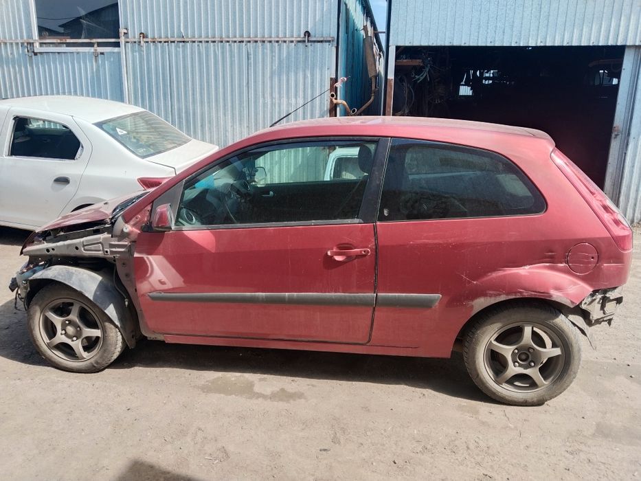 Автомашина Форд фиеста