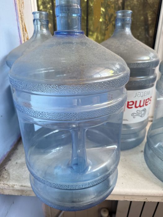 Продам бутылки 19 литров