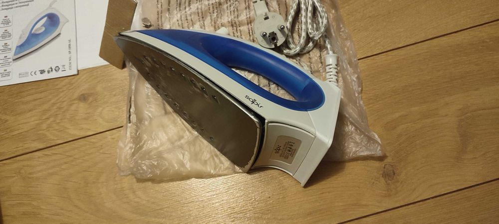 Парна ютия Sapir 1200W, струя пара, термостат, синя