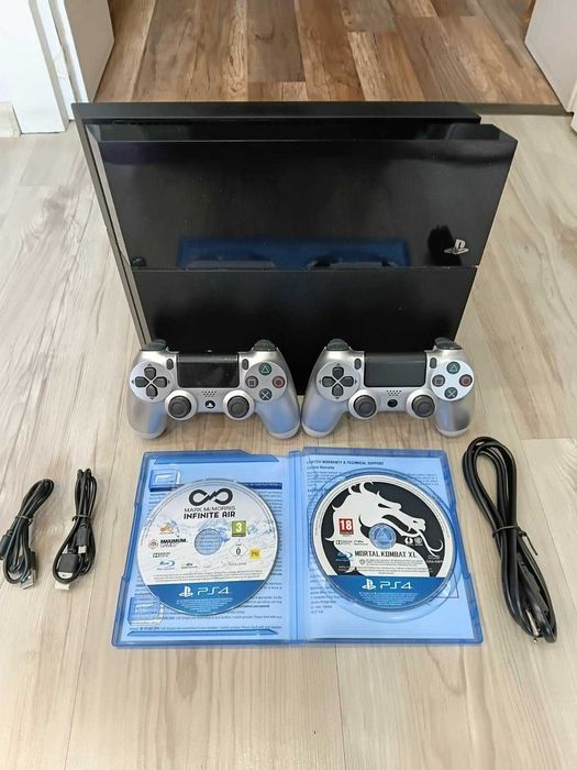 PS4 ЧЕРЕН – 180 € (ПЪЛЕН КОМПЛЕКТ!)