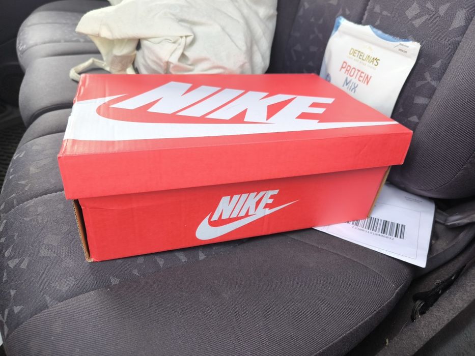Маратонки Nike Zoom Vomero 5