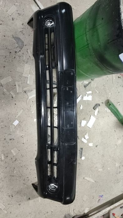 Бампер Мерседес 210 Е50 АМГ лупарь