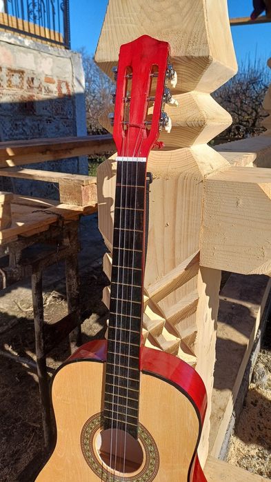 Vând zongură nouă 4/4 ( chitară de Maramureș )