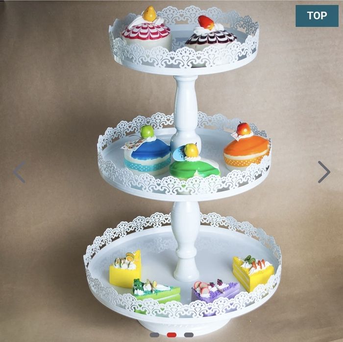 Platou/Suport/Etajera cu 3 etaje metalica de prajituri si fructe candy