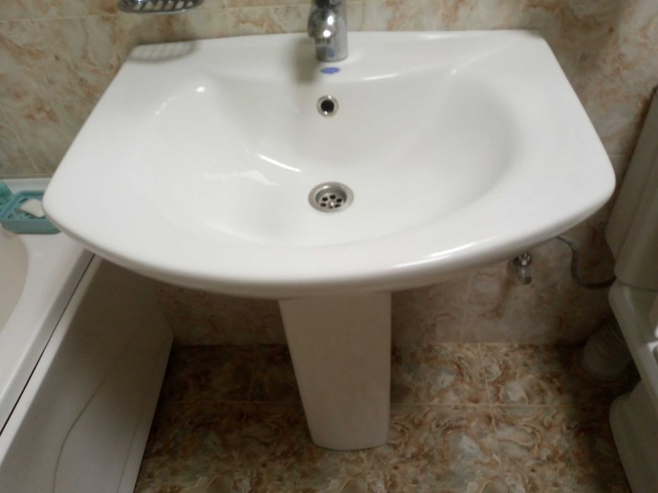 Итальянская раковина Milano с широкой ножкой+смеситель