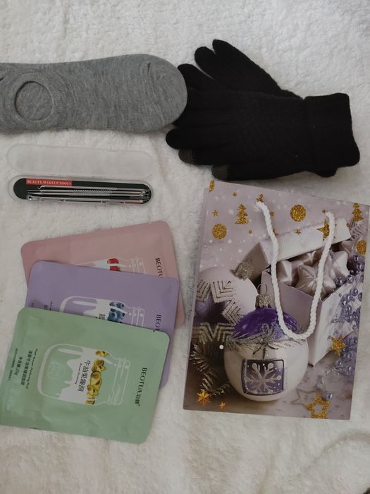 Новогодние женские наборы. 50.000 сум