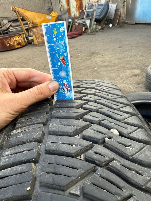 Продаю Комплект резины