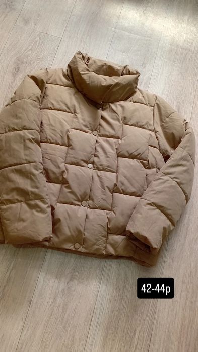 Продам женскую куртку