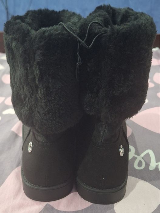 Продаётся  Угги 39-размер