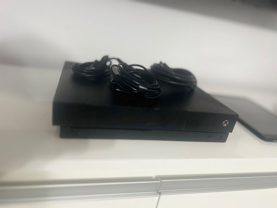 Consola Xbox One X model 1787- 1T