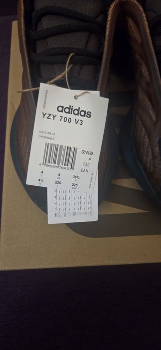 Adidasi yeezy 700 originali,mar 36 2/3,noi,cu eticheta