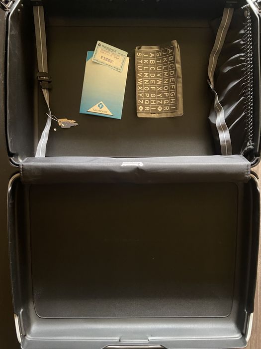 Куфар Samsonite модел 1992 г. Не използван.