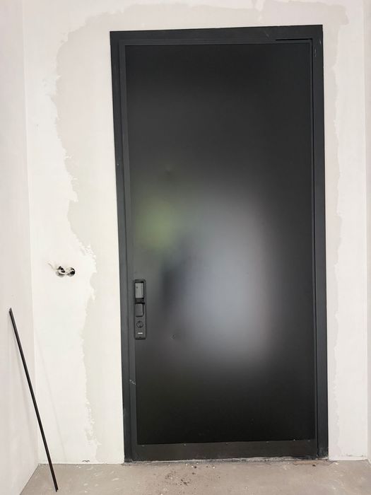 Входна врата 285/150