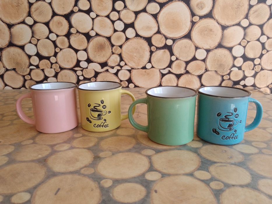 Продавам порцеланови чашки за кафе / вместимост 150мл. /-4 цвята.