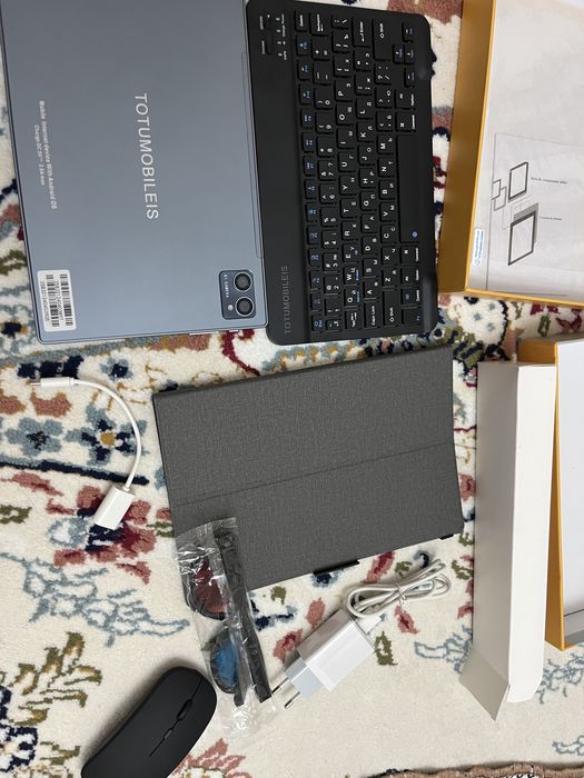 Планшет с клавиатурой и мышькой