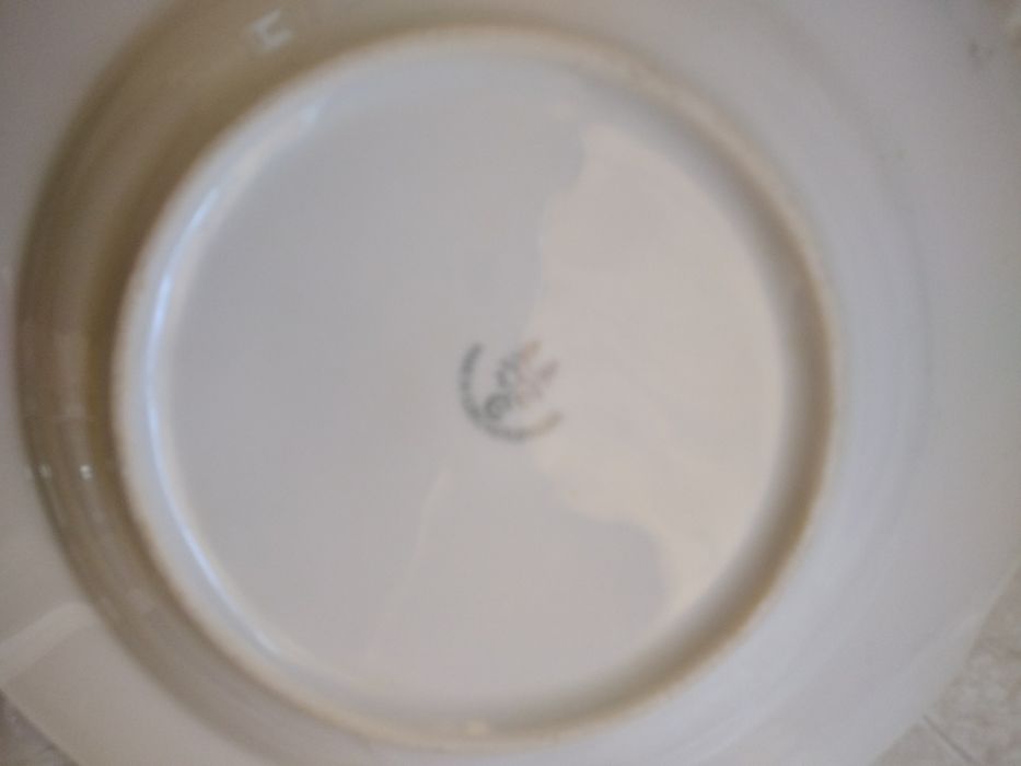 Большие суповые тарелки