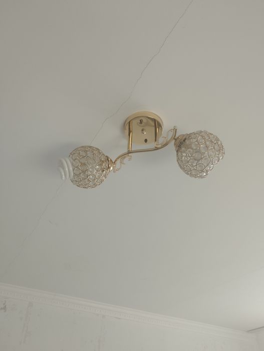 Продам люстру в отличном состоянии