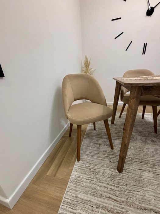 Продам стол цена 80000