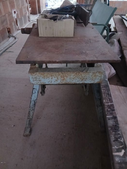 Abric de fier de vânzare