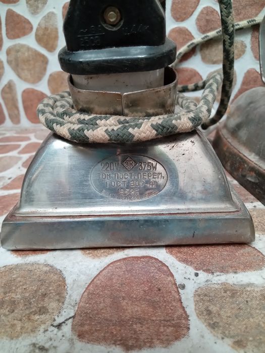 Продам утюги советские.