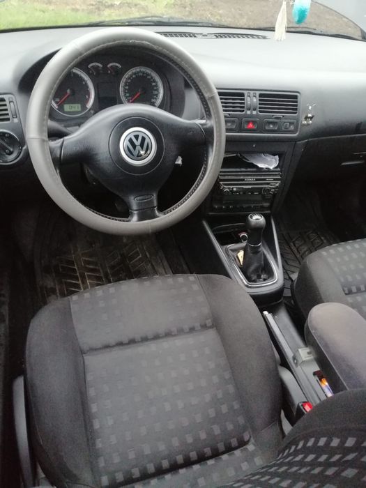 Vand volkswagen Bora an 2002 stare buna  motor 1,9 tdi